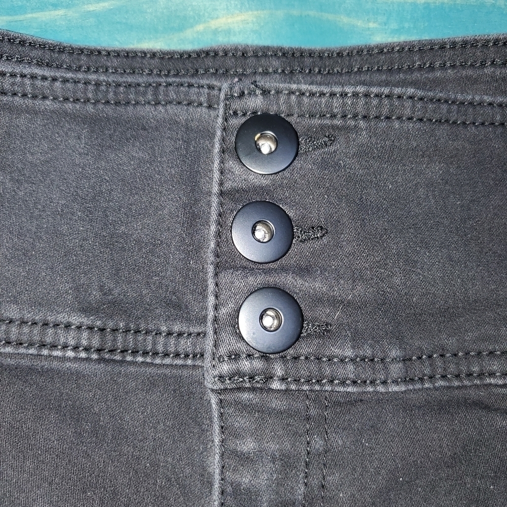 HIGH rise black Jean shorts Juniors 17 - Picture 5 of 7